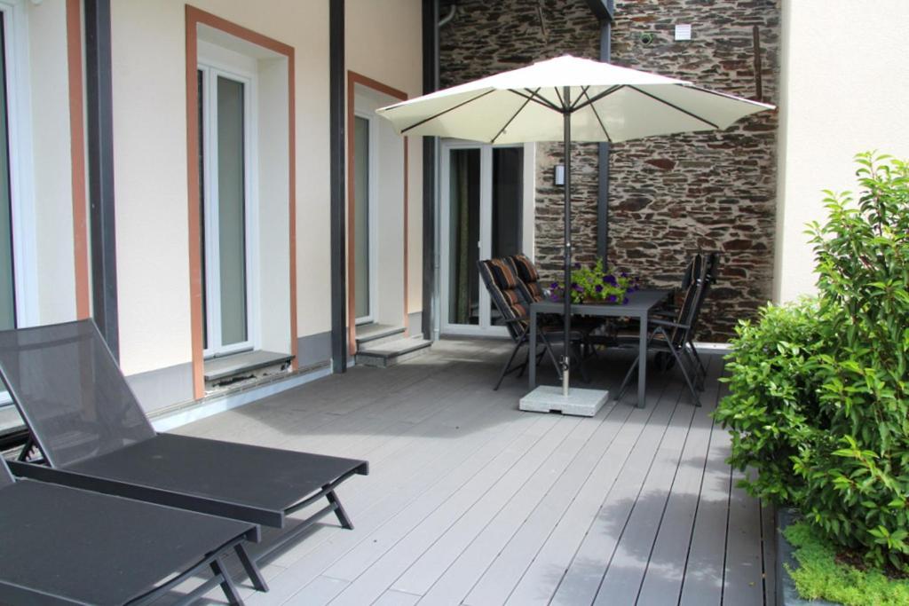 Moselromance - Luxusapartment - Grosse Terrasse - Ruhige Lage Traben-Trarbach Eksteriør billede